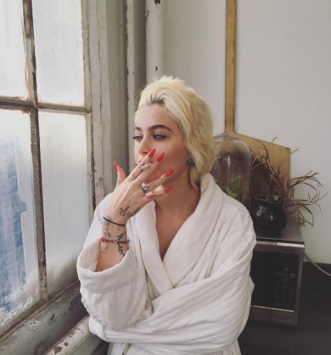 Quel tatuaggio gemello per la figlia di Michael Jackson e l'ex bimbo di "Mamma ho perso l'aereo"