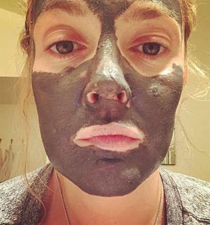 Le sopracciglia di Drew Barrymore e i consigli beauty delle star