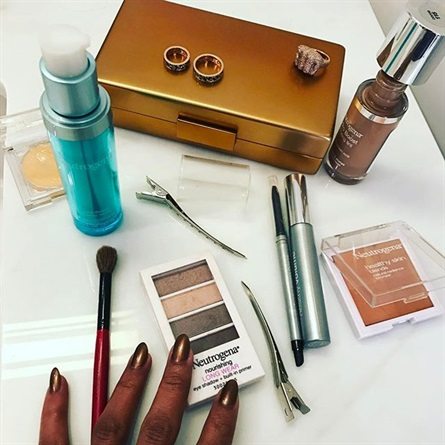 Le sopracciglia di Drew Barrymore e i consigli beauty delle star