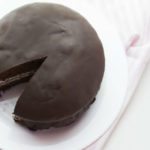 Un'esplosione di gusto con questa dolcissima torta Kinder pinguì