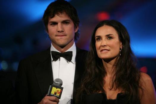 Quelle parole di Ashton Kutcher a Mila Kunis e quelle foto di presunto tradimento