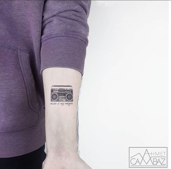 Micro tatuaggi: 16 piccolissimi capolavori di inchiostro sulla pelle