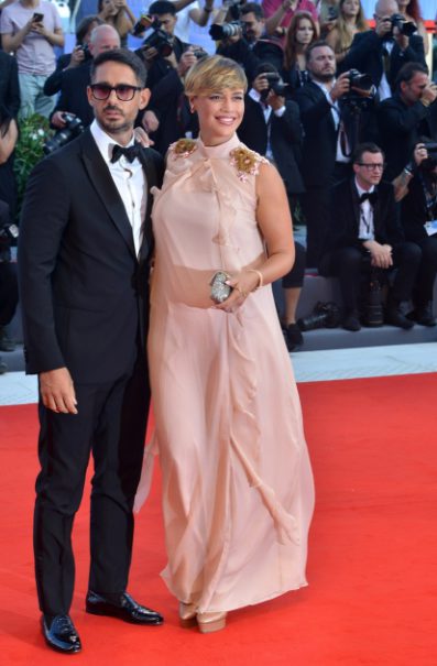 Festival del Cinema di Venezia 2017: Bianca Balti sul red carpet con l'abito low cost OVS
