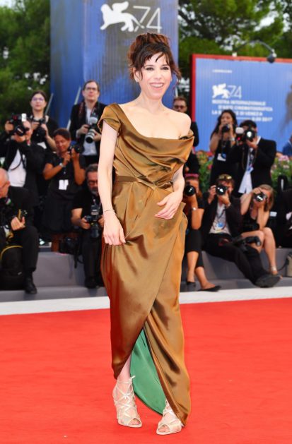 Festival di Venezia 2017: l'abito di Emma Marrone e gli outfit più belli