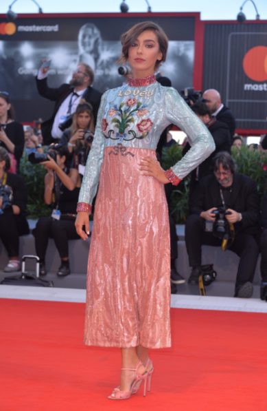 Festival di Venezia 2017: sul red carpet anche Chiara Ferragni con una "pancia sospetta"