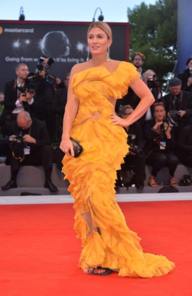 Festival di Venezia 2017: sul red carpet anche Chiara Ferragni con una "pancia sospetta"