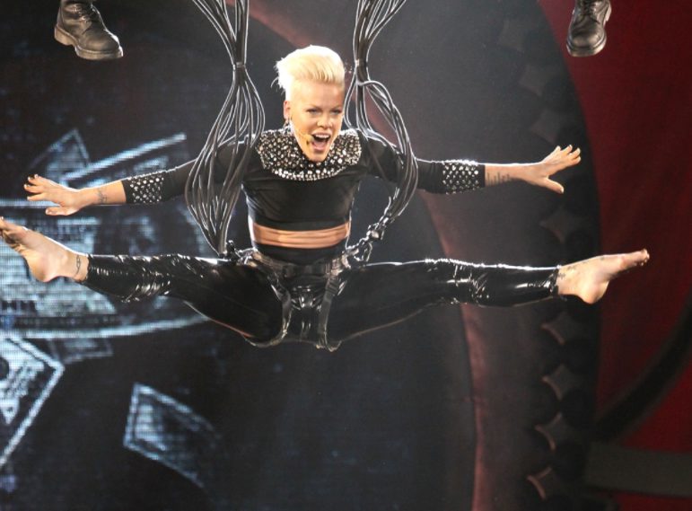 La bellissima lettera di Pink alla se stessa “che sta invecchiando”