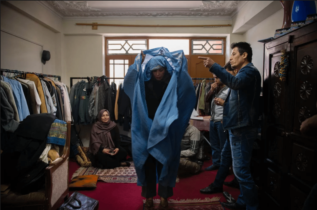 Senza marito, la solitudine delle madri single afghane, fantasmi di una società maschilista