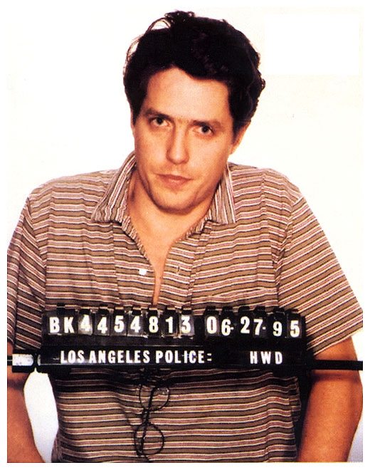 Hugh Grant, storia di un sex symbol o di un "cretino fortunato, eternamente insicuro"