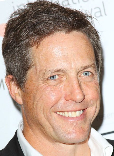 Hugh Grant, storia di un sex symbol o di un "cretino fortunato, eternamente insicuro"
