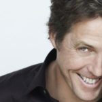 Hugh Grant, storia di un sex symbol o di un "cretino fortunato, eternamente insicuro"