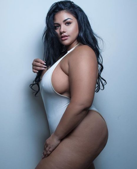 Diana Sirokai, la modella plus size che ricrea le foto delle top model