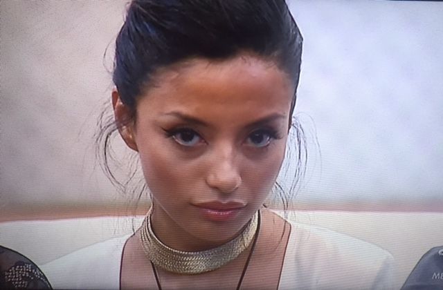 Grande Fratello Vip, il primo bacio nella casa e il racconto choc di Giulia De Lellis