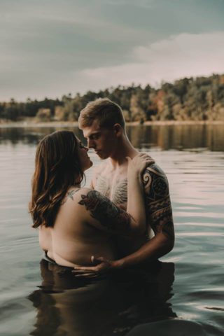Le foto di questi ragazzi sono la prova che l'amore non ha stereotipi Le foto di questi ragazzi sono la prova che l'amore non ha stereotipi