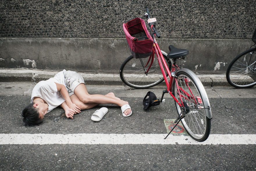 24 immagini sconvolgenti di persone pericolosamente ubriache