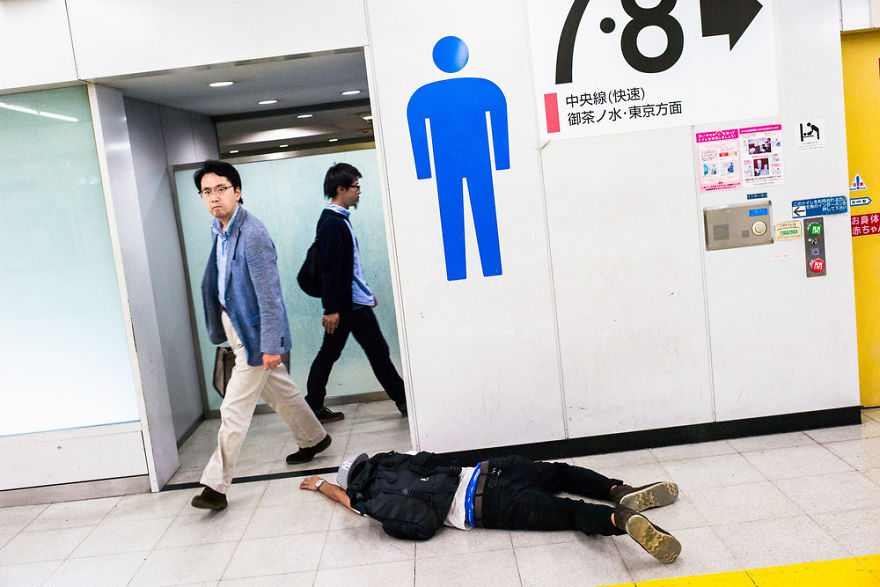 24 immagini sconvolgenti di persone pericolosamente ubriache