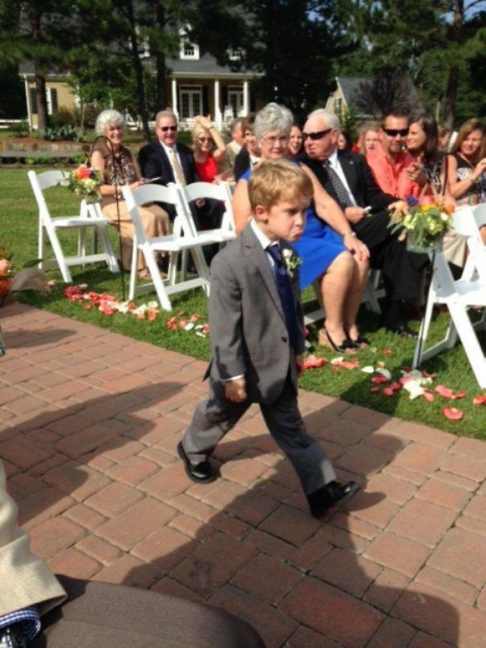 I bambini ai matrimoni in 36 immagini esilaranti
