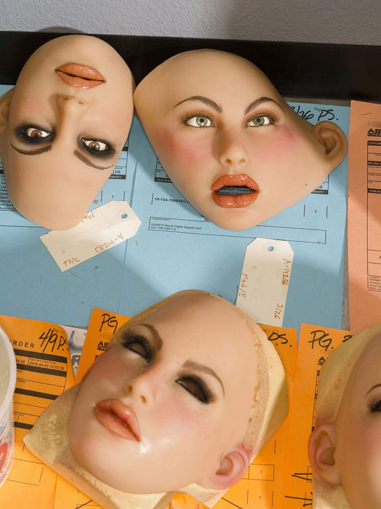 Real Dolls: viaggio nella fabbrica delle bambole del sesso