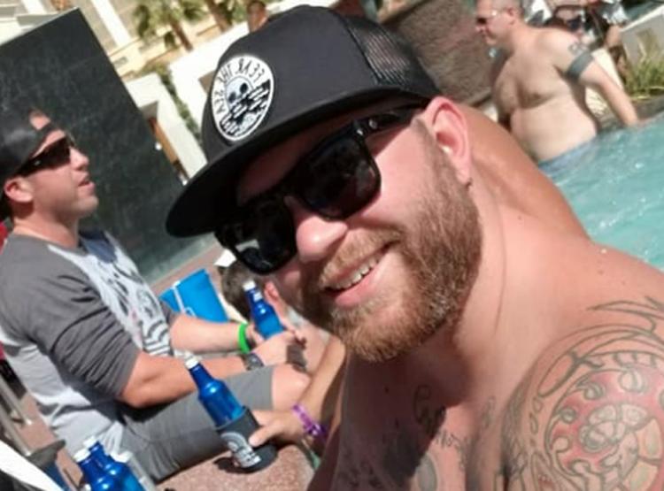 Le storie delle vittime di Las Vegas e i messaggi di chi fa i conti con il dolore