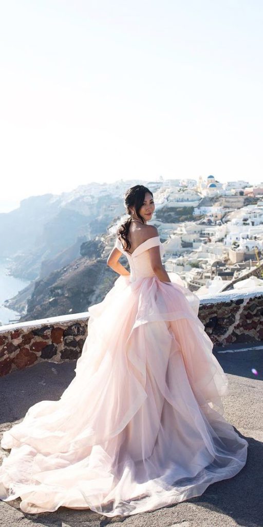 Abiti da sposa: le millennials preferiscono il rosa