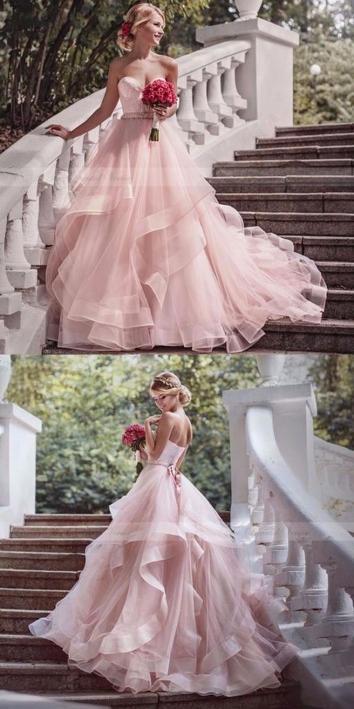 Abiti da sposa: le millennials preferiscono il rosa
