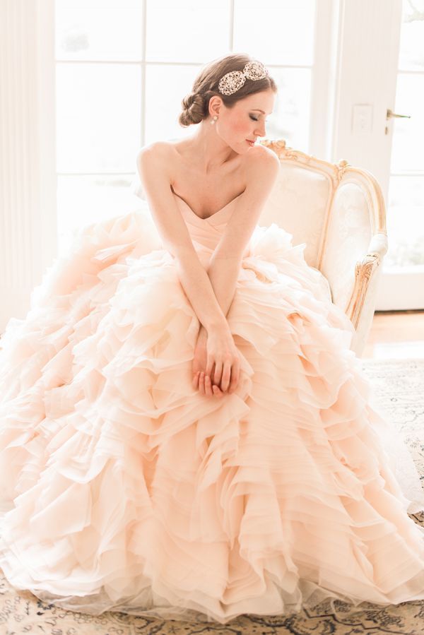 Abiti da sposa: le millennials preferiscono il rosa