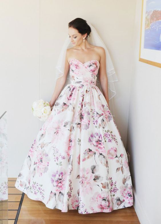 Abiti da sposa: le millennials preferiscono il rosa