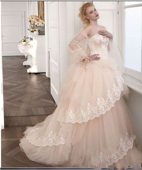 Abiti da sposa: le millennials preferiscono il rosa