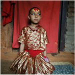 Kumari: le bambine dee fino al primo mestruo e la maledizione di chi le ama