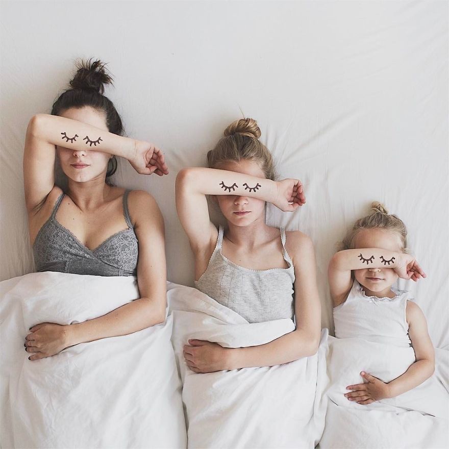 20 bellissime foto di famiglia di una mamma con le sue figlie