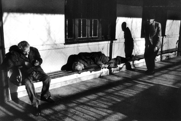 "Per loro è tardi, ma scatta perché gli altri vedano": i manicomi italiani prima della legge Basaglia