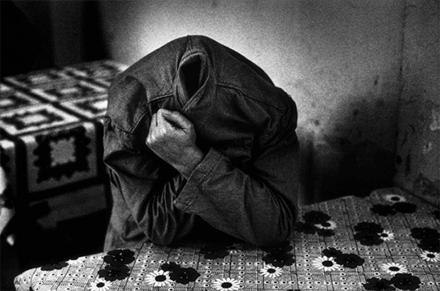 "Per loro è tardi, ma scatta perché gli altri vedano": i manicomi italiani prima della legge Basaglia