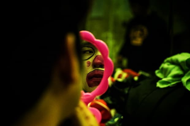 La vera vita dietro le quinte di un nightclub cinese