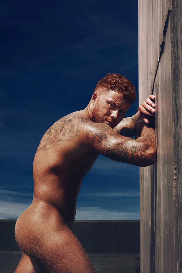 I rossi sono sexy: il calendario "Red Hot" 2018 ha più versioni (una non censurata)