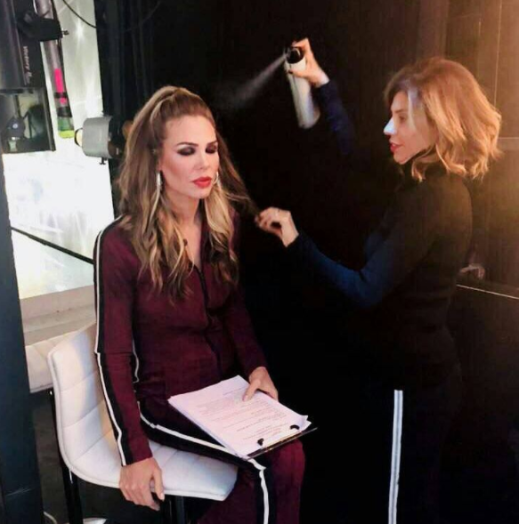 Tutti gli outfit di Ilary Blasi al GF Vip 2017: gli anni '80-90 sono tornati