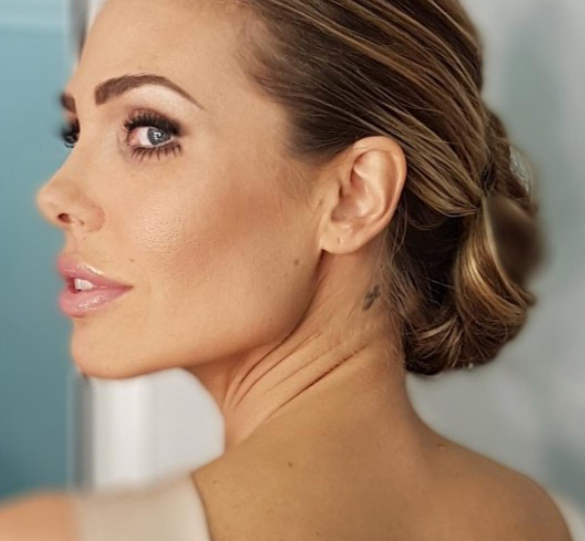 Tutti gli outfit di Ilary Blasi al GF Vip 2017: gli anni '80-90 sono tornati
