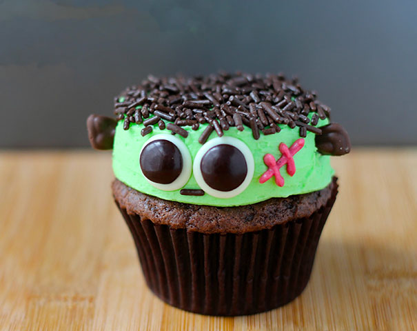 Halloween: 24 mostruose idee per bellissimi cupcake da brivido