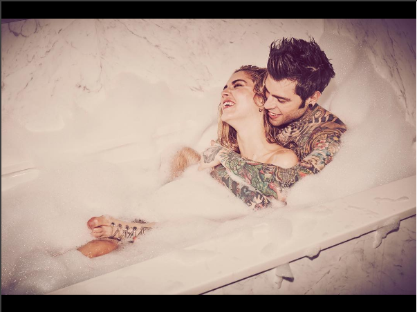 Fedez e Chiara Ferragni: il bebè è maschio, ha già un nome e i genitori... se la godono