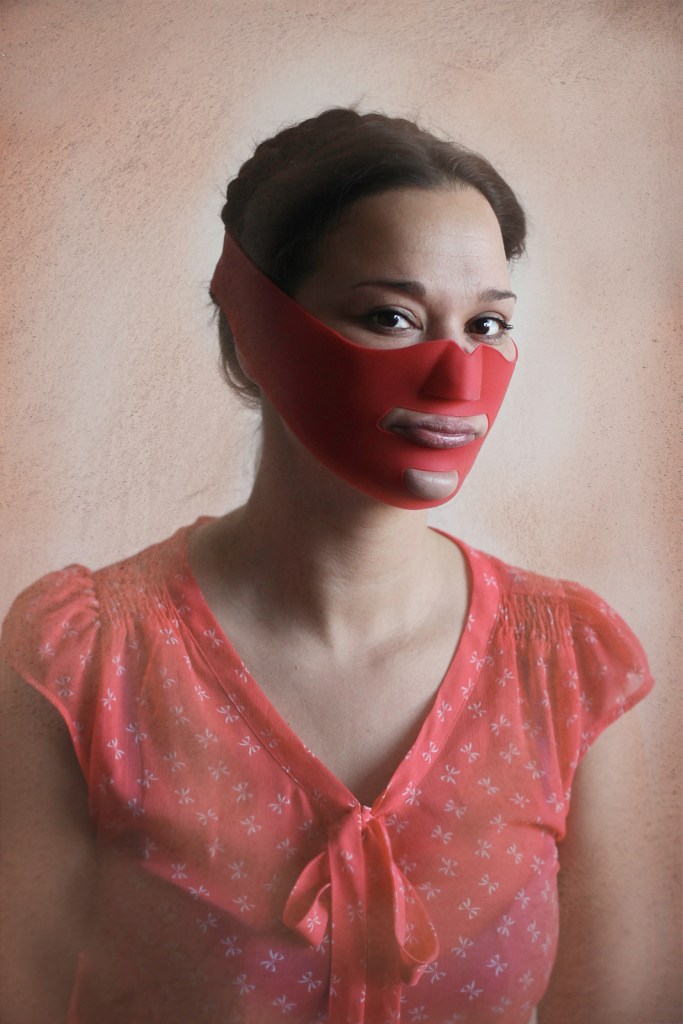 Beauty Horrors? 18 gadget di bellezza che promettono miracoli da chirurgia plastica