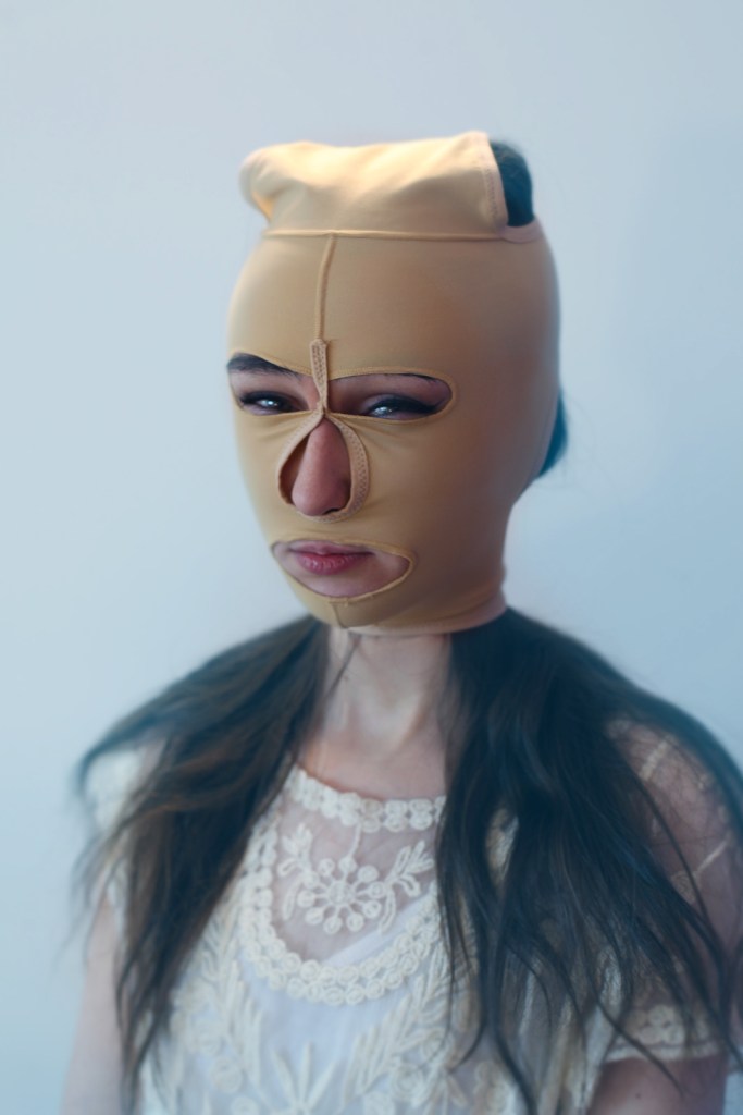Beauty Horrors? 18 gadget di bellezza che promettono miracoli da chirurgia plastica