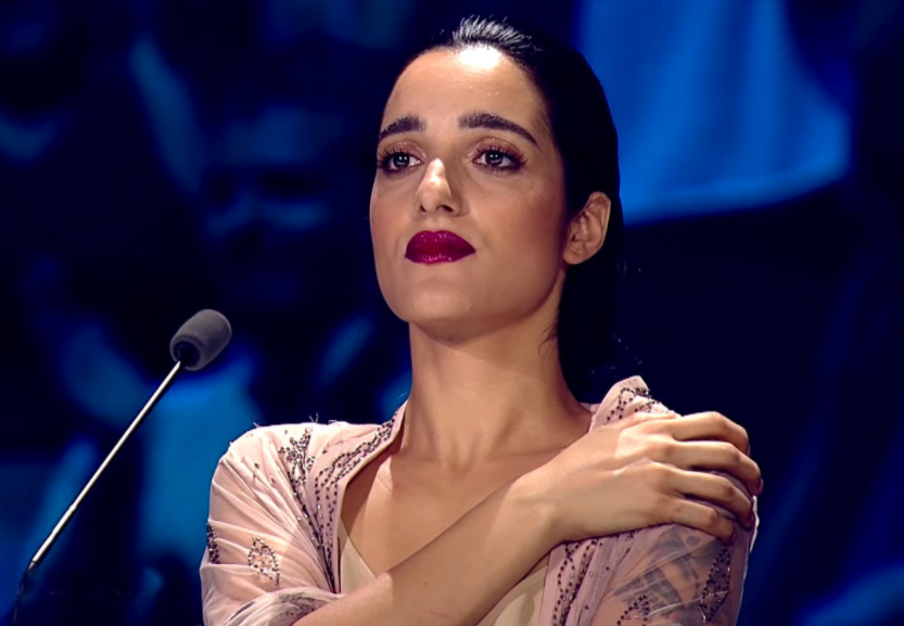 A lezioni di stile da Levante, il trucco e gli outfit del giudice glamour di X Factor