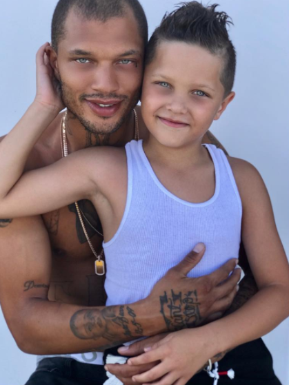 Jeremy Meeks, la nuova vita dell'ex detenuto: il divorzio e la rabbia della madre di una vittima