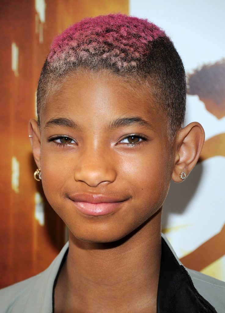 Quei tagli per cancellare il dolore di Willow, la figlia bisex e poliamorosa di Will Smith