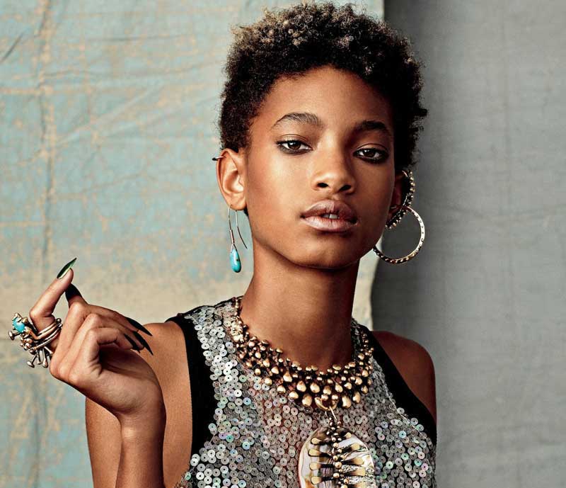 Quei tagli per cancellare il dolore di Willow, la figlia bisex e poliamorosa di Will Smith