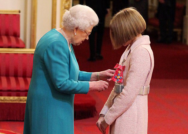 Il diavolo non veste solo Prada: 70 anni di moda in 30 scatti di Anna Wintour