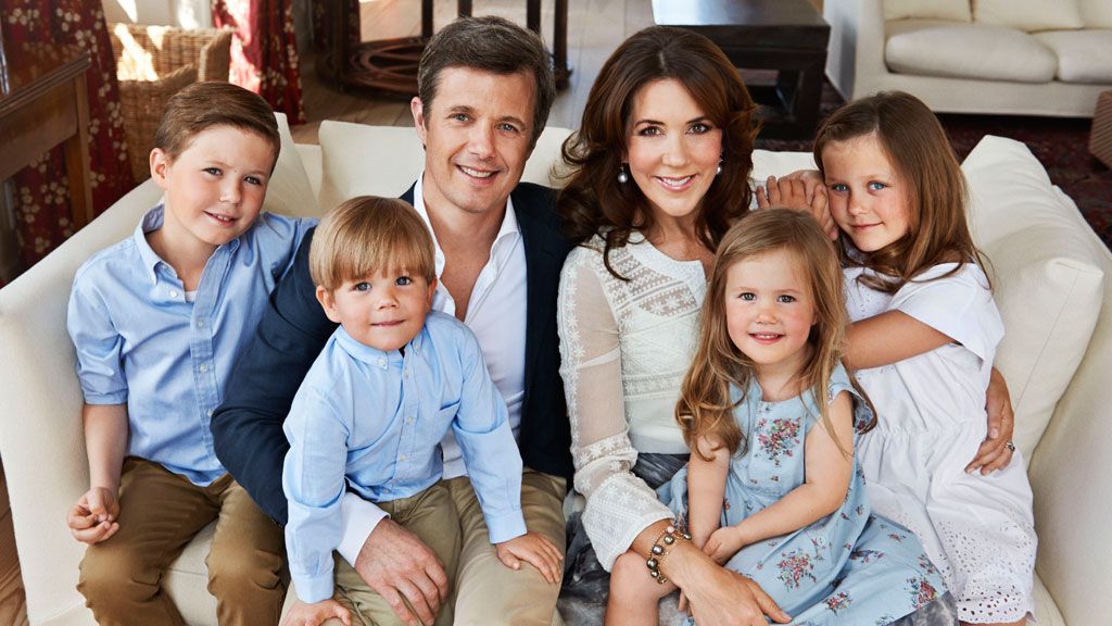 Piccole principesse e piccoli principi crescono: i baby reali nel mondo