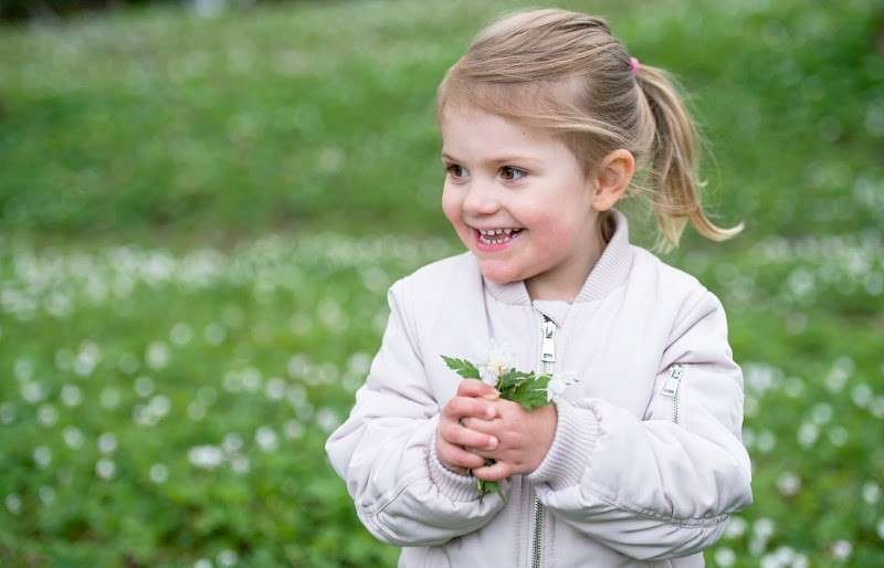Piccole principesse e piccoli principi crescono: i baby reali nel mondo