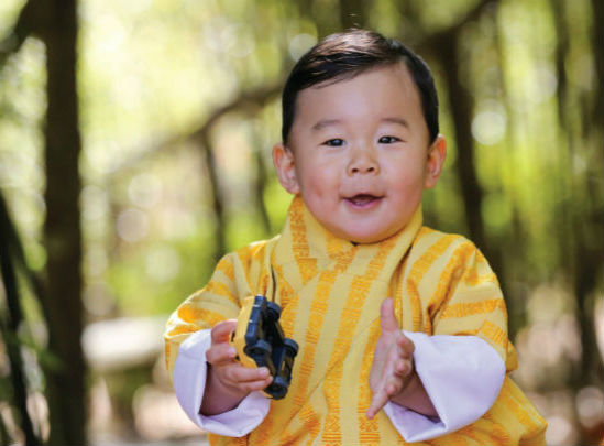 Piccole principesse e piccoli principi crescono: i baby reali nel mondo