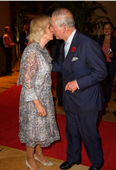 Carlo e Camilla, perché i reali non possono baciarsi in pubblico e loro lo fanno