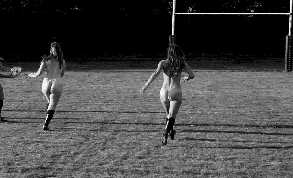 Rugby femminile: nude in campo ma non per essere sexy